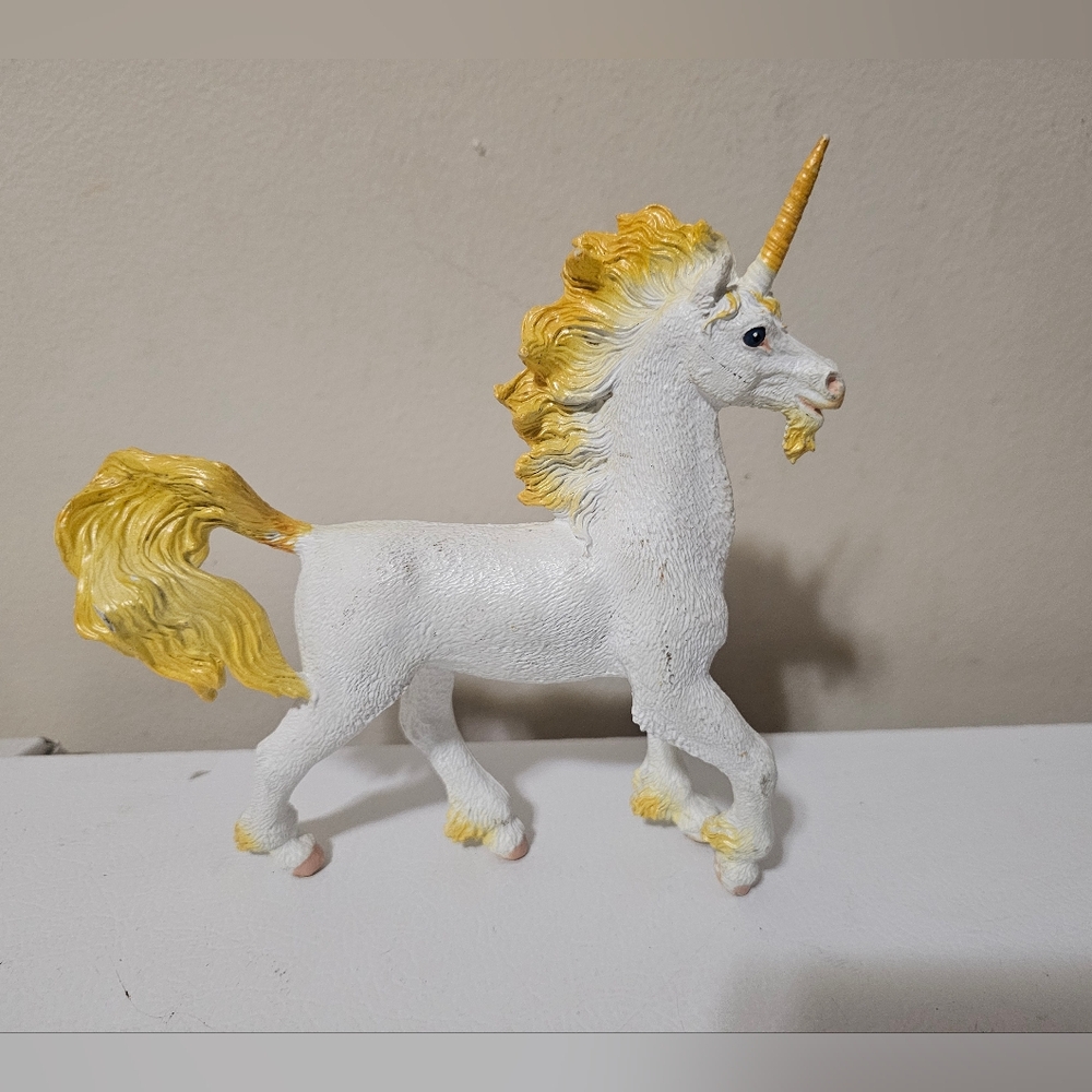 Vintage 1994 Shadow Box Unicorn Fantasy Figure
